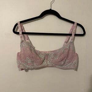 Delicates Pink Lacey Bra Size 42C Blue Lace Details Bow Underwire No Padding